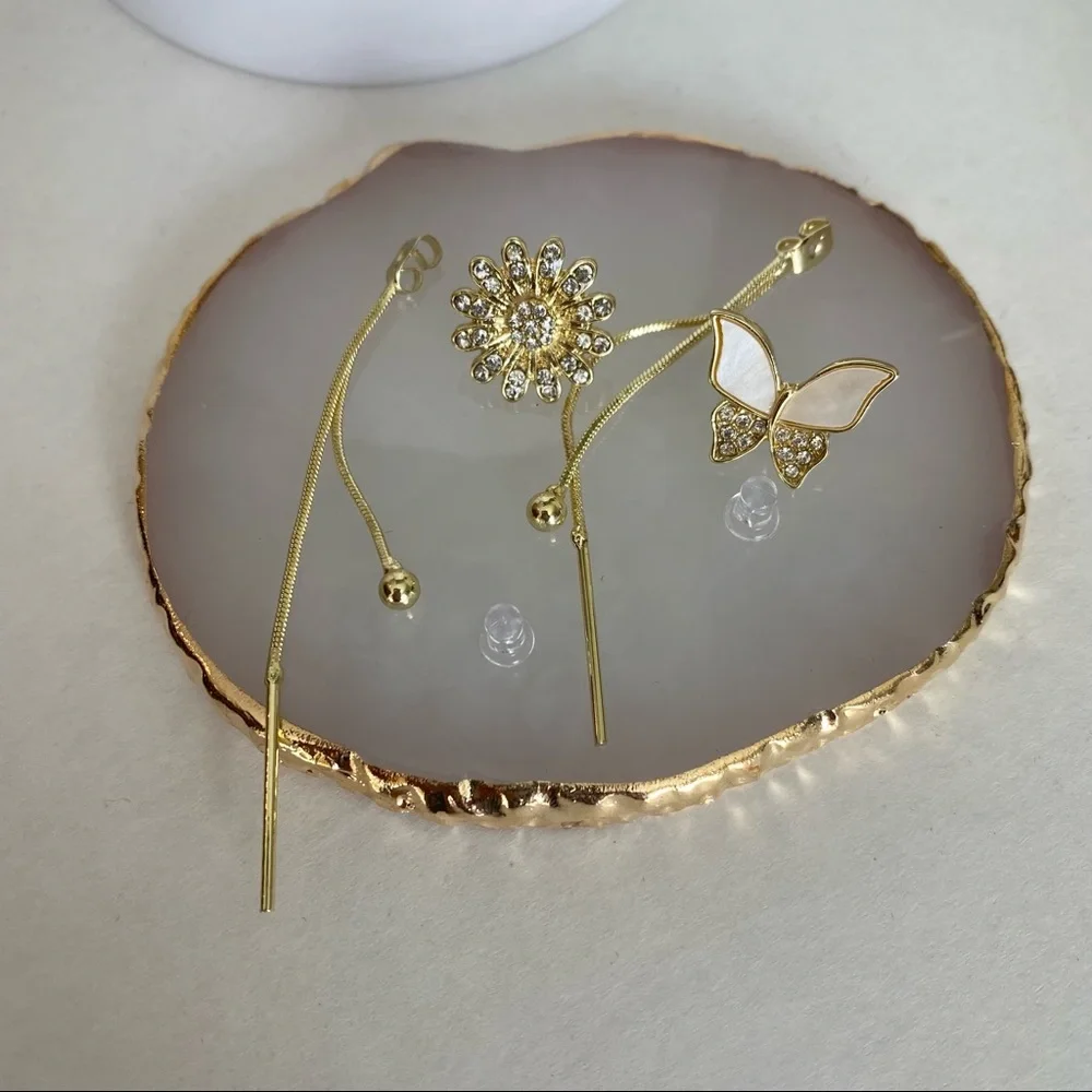 Daisy Butterfly Earrings‎
